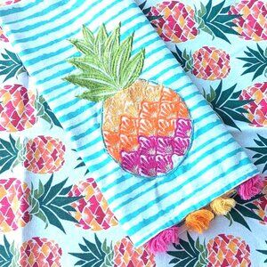 NWT Nicole Miller Turquoise & Yellow Pineapple Summer Decor Tea Towels